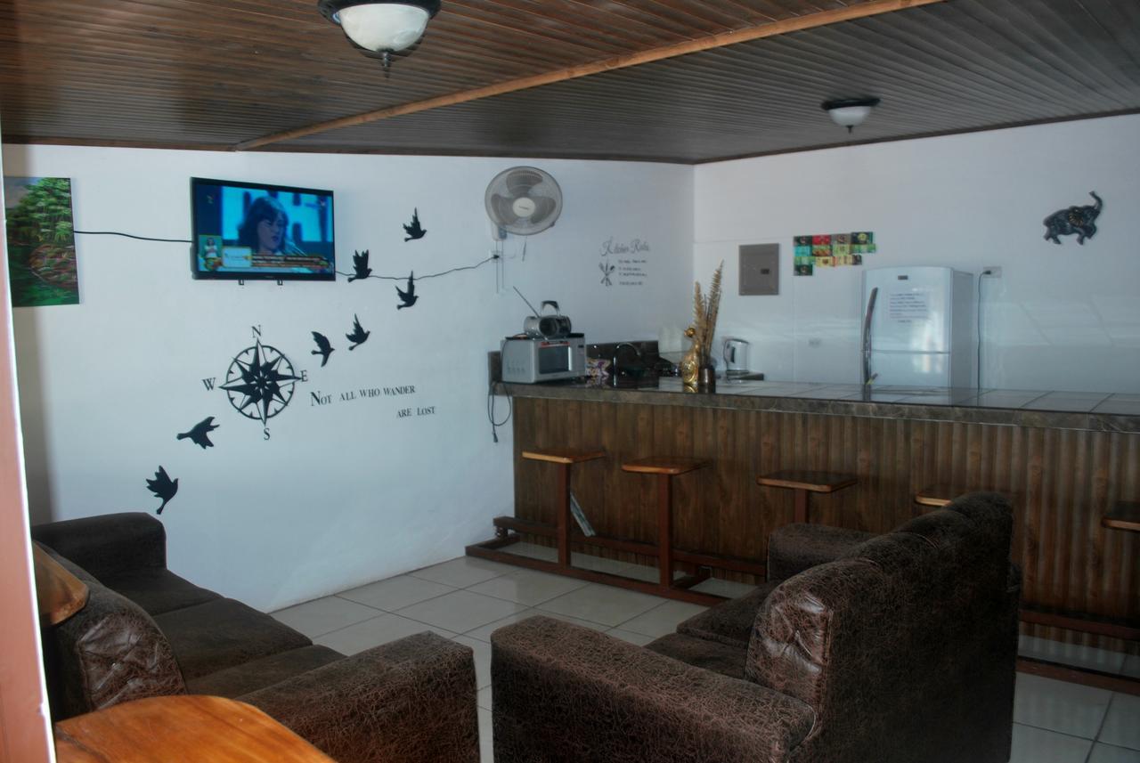 Passifloras Hostel Quepos Eksteriør billede