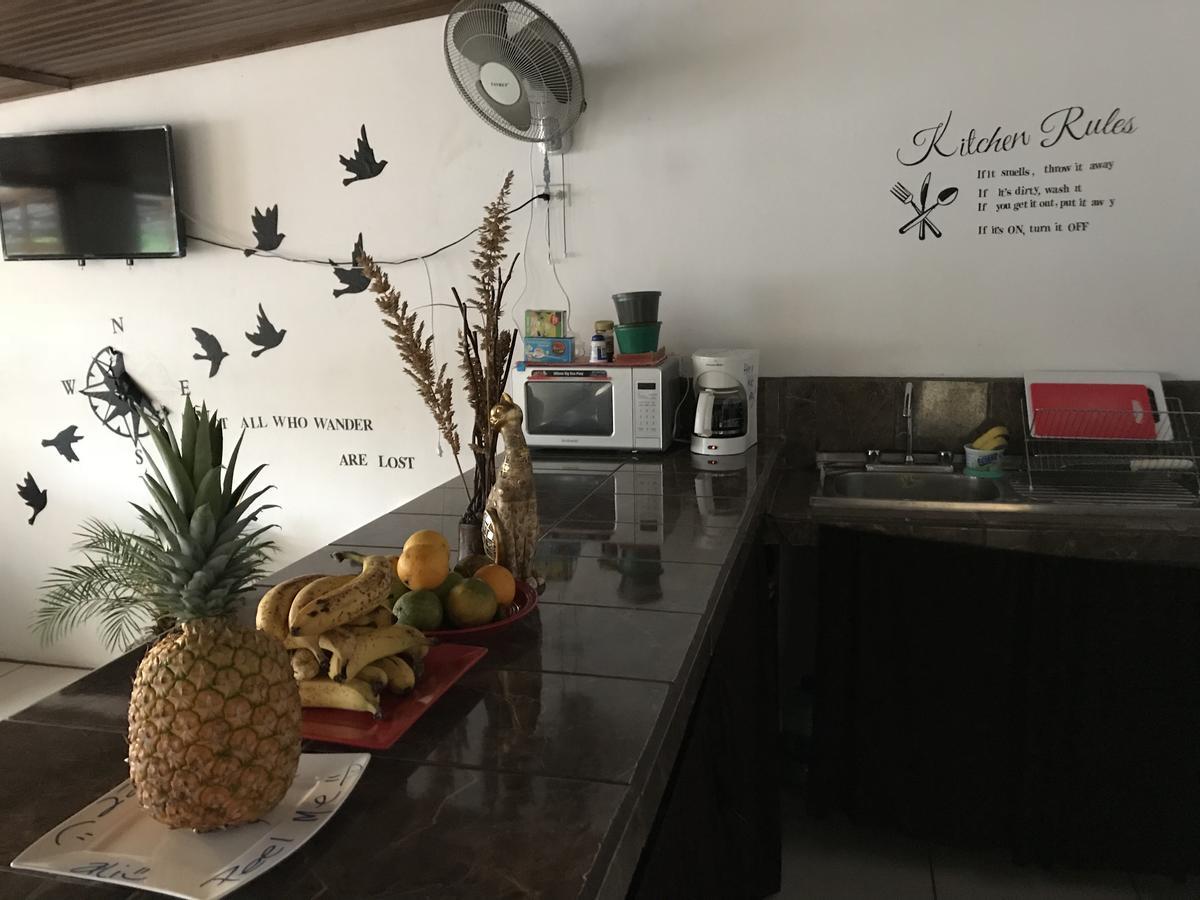 Passifloras Hostel Quepos Eksteriør billede