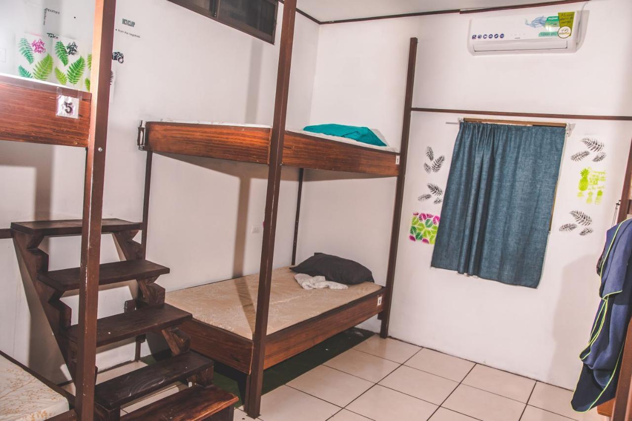 Passifloras Hostel Quepos Eksteriør billede